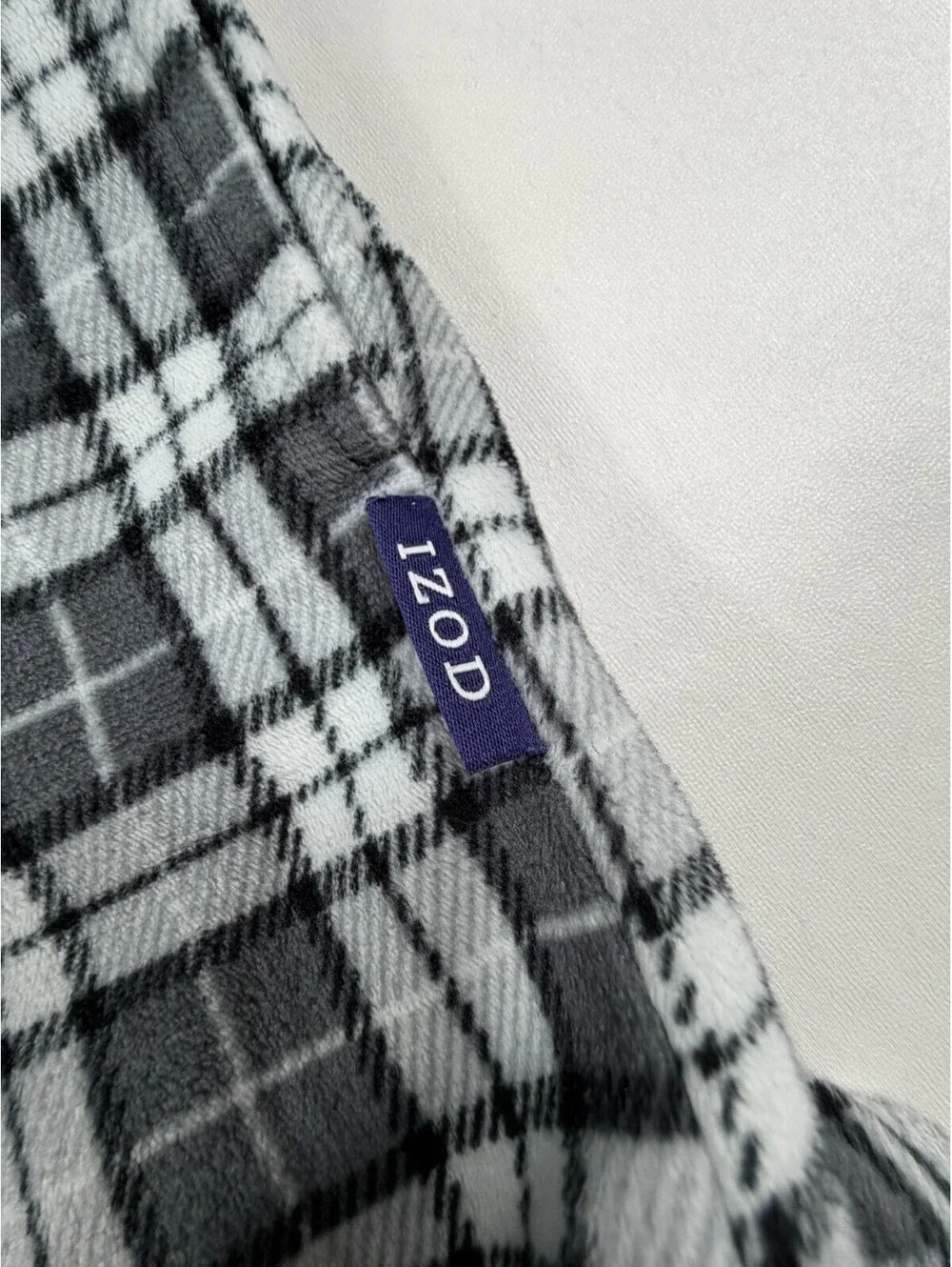 Izod Men's XL Sleepwear Lounge Pants Black and White Plaid